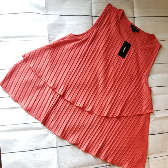 Solid Ribbed Overlay Top - Picture 3 of 6